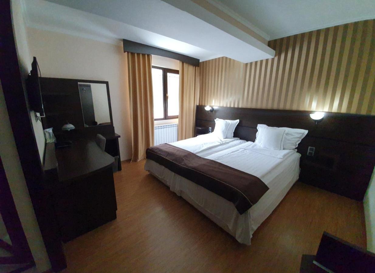 Family Hotel Hebar Батак Экстерьер фото